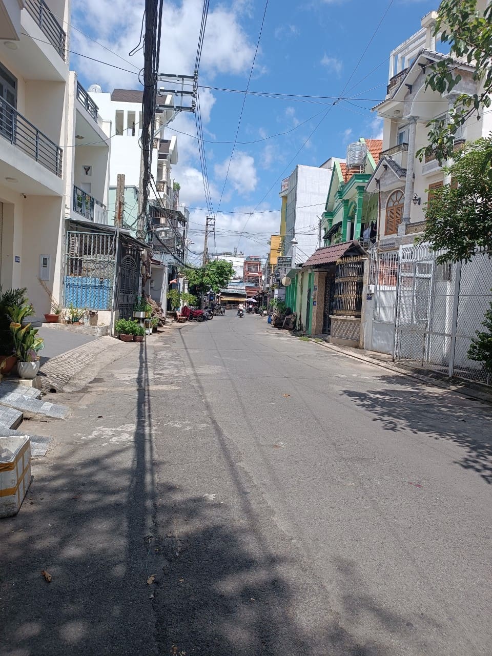 Bán nhà đường Âu Cơ quận Tân Phú