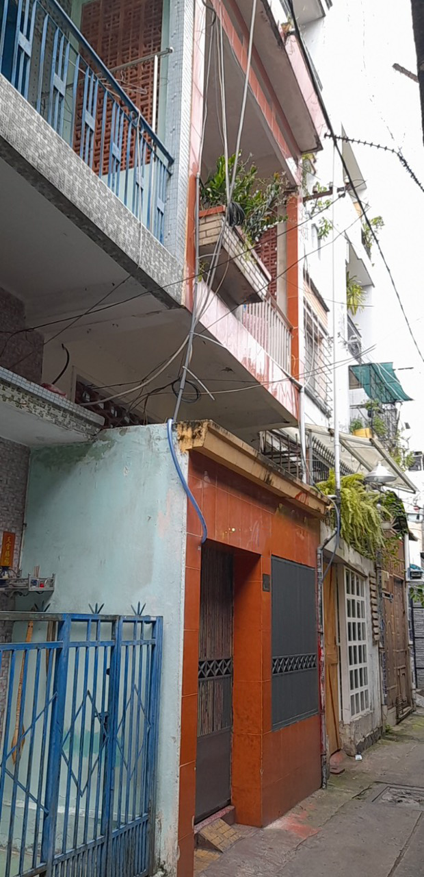 Bán nhà đường Cống Quỳnh Quận 1