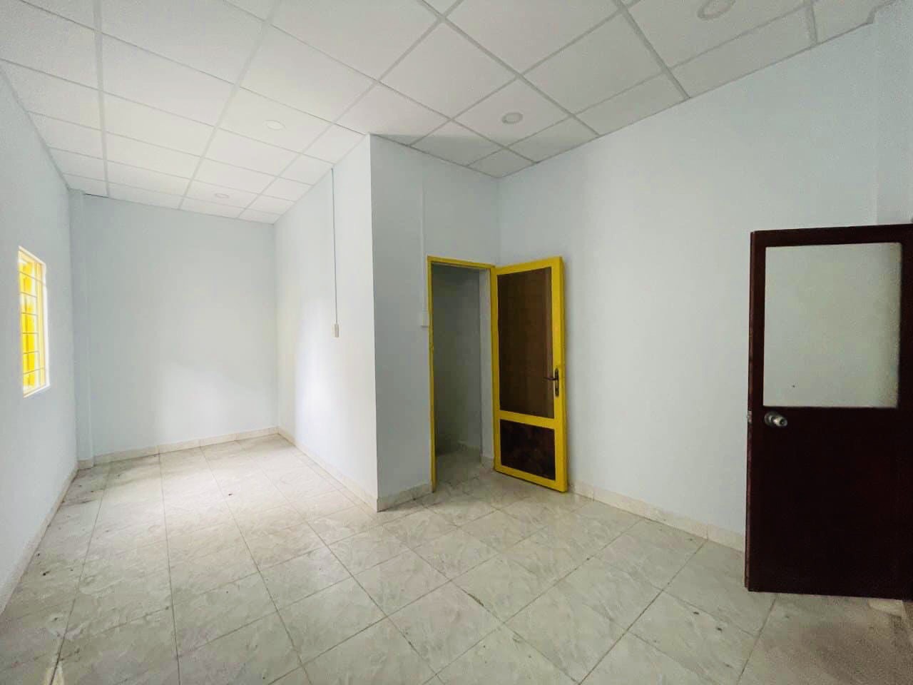 Bán nhà đường Đỗ Quang Đẩu Quận 1