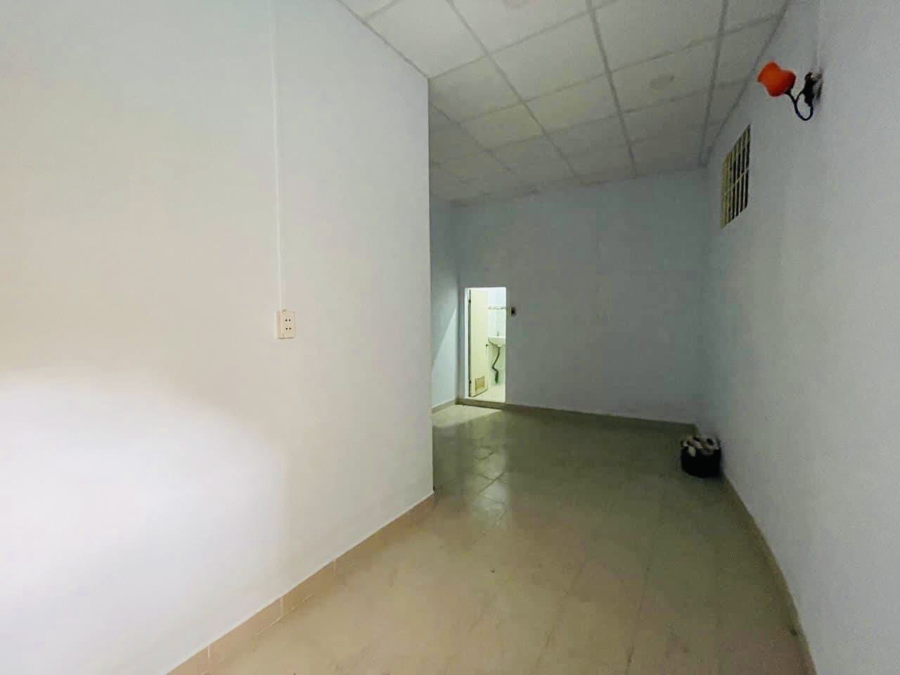 Bán nhà đường Đỗ Quang Đẩu Quận 1