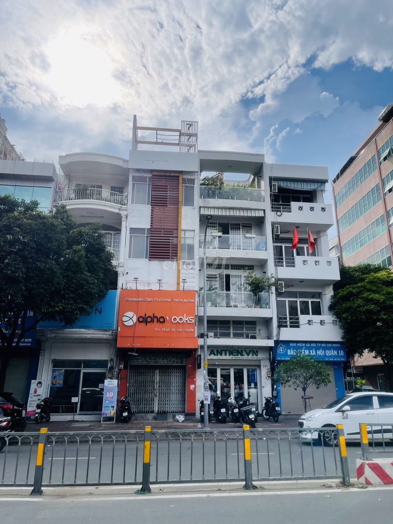 Bán nhà đường Lê Hồng Phong, phường 2, Quận 5