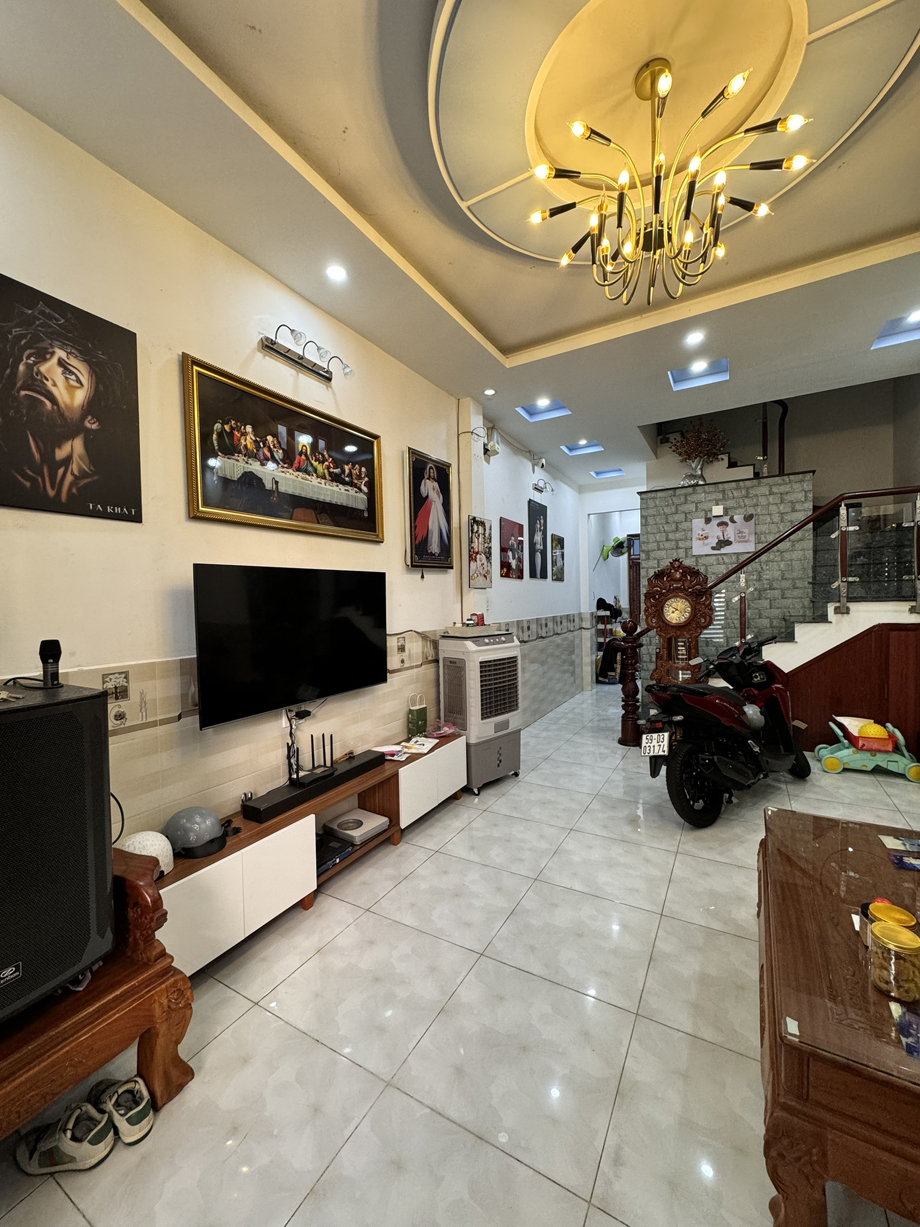 Bán nhà đường Nguyễn Bặc quận Tân Bình