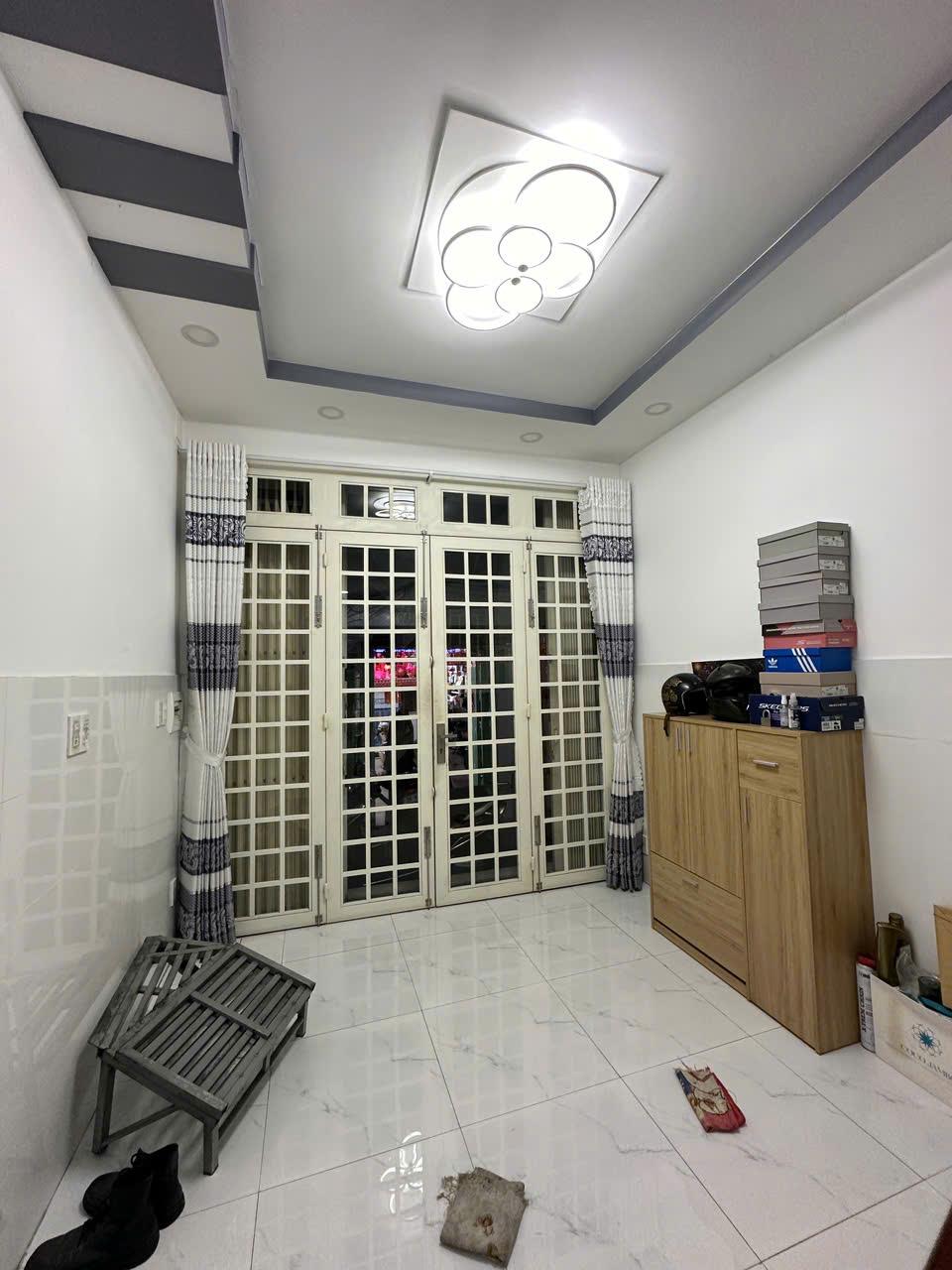Bán nhà đường Nguyễn Thị Nhỏ Quận 5