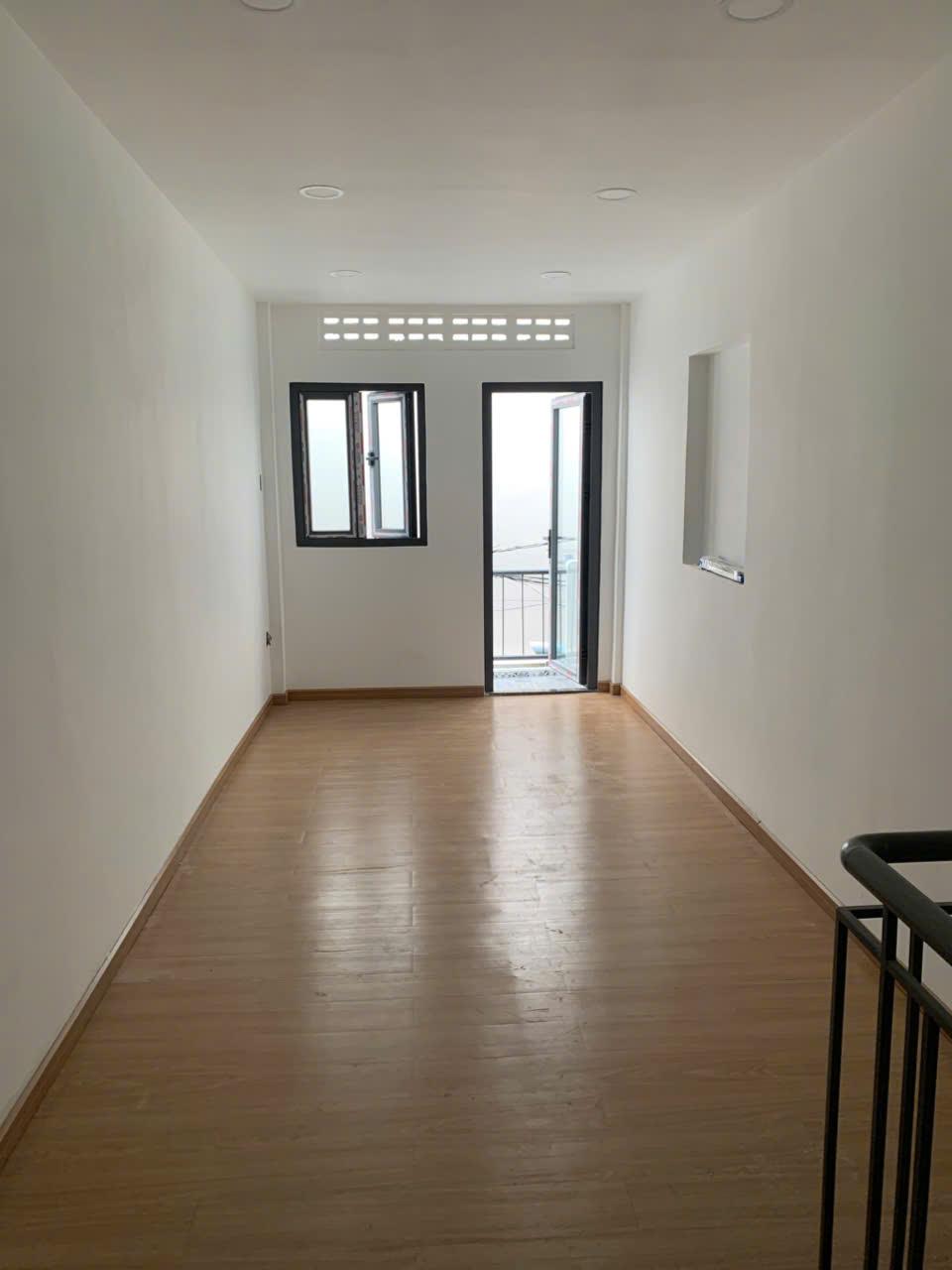 Bán nhà đường Võ Văn Kiệt Quận 1