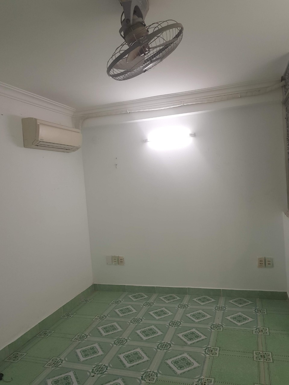 Bán nhà đường Lưu Nhân Chú quận Tân Bình