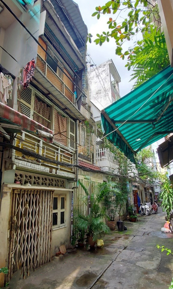 Bán nhà đường Nguyễn Thiện Thuật, phường 2, Quận 3