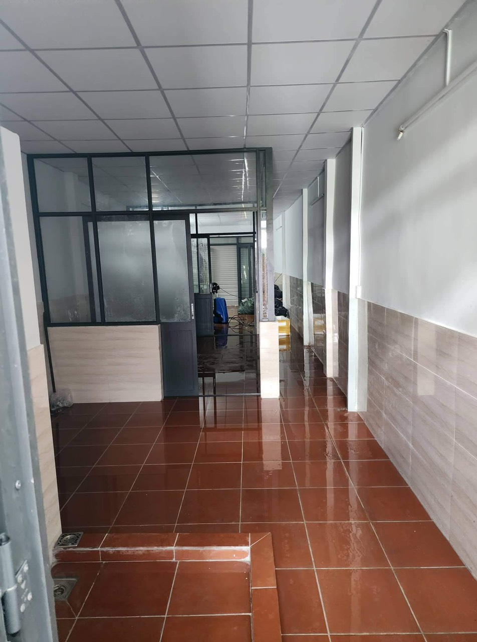 Cho thuê nhà đường Bến Vân Đồn Quận 4