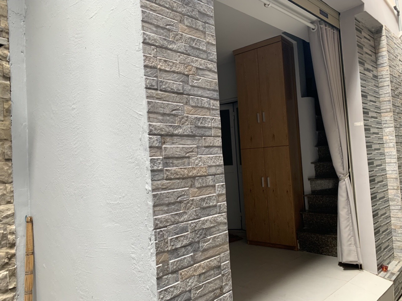 Cho thuê nhà đường Hồ Hảo Hớn, Quận 1