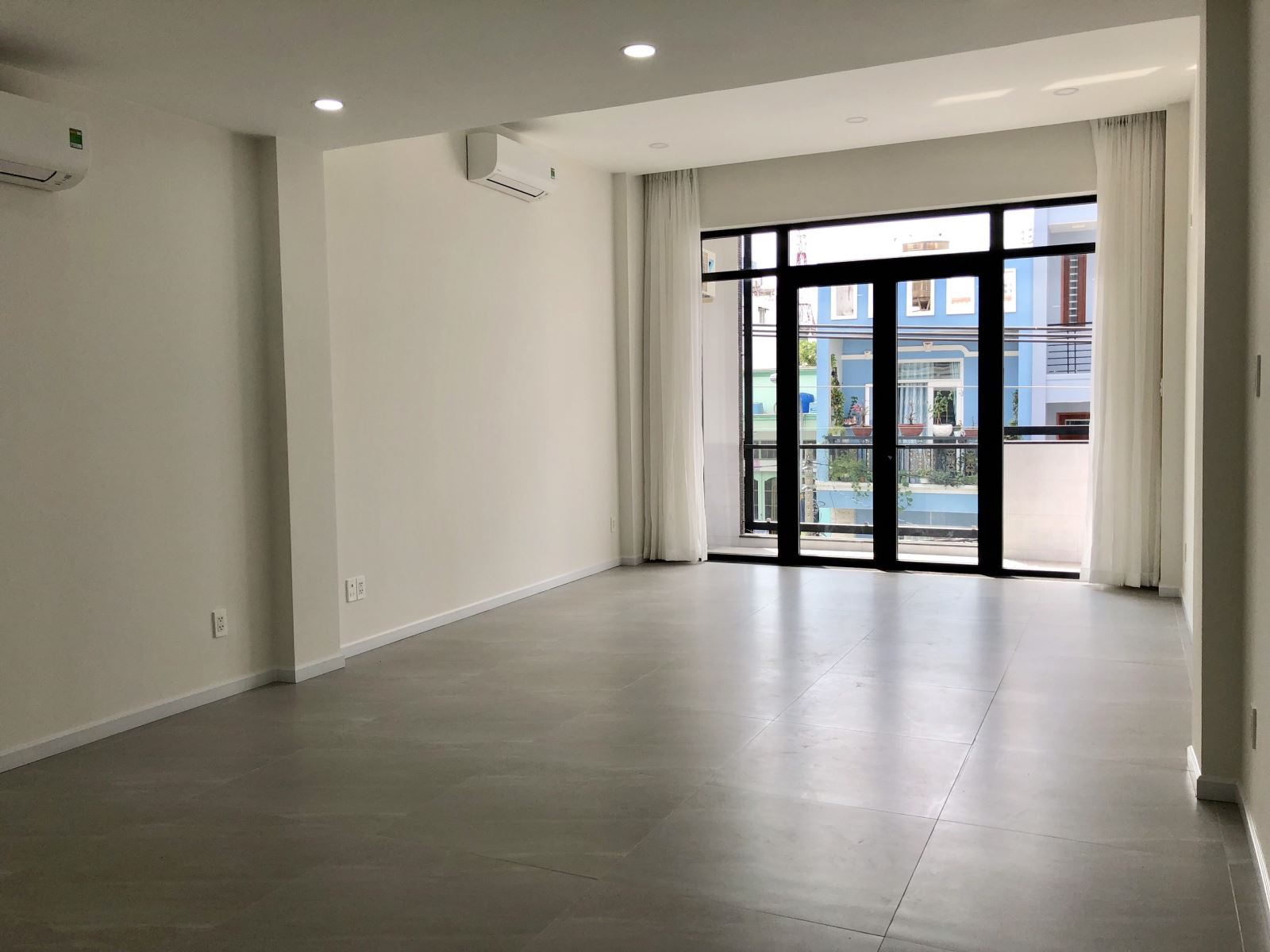 Cho thuê nhà đường số 1 Quận 7